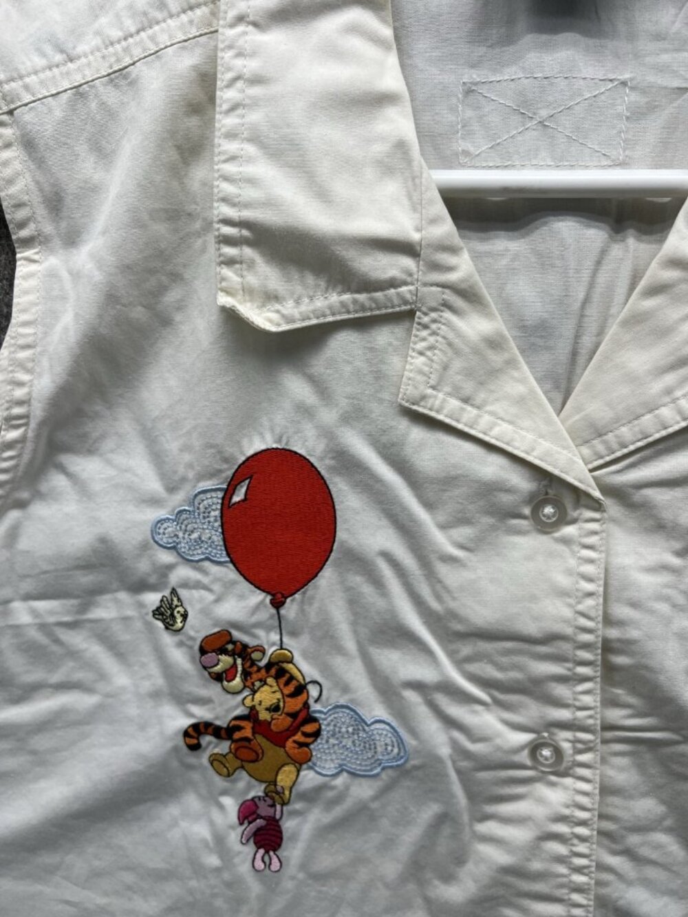 Winnie The Pooh Shirt Women XL White Collared Sleeveless Button Up Tigger VTG 90 - Picture 6 of 11